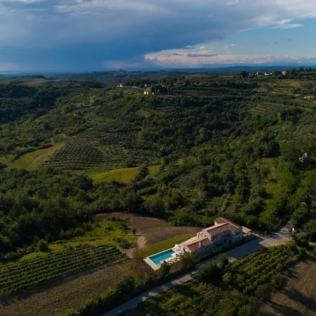 Oliva Villa