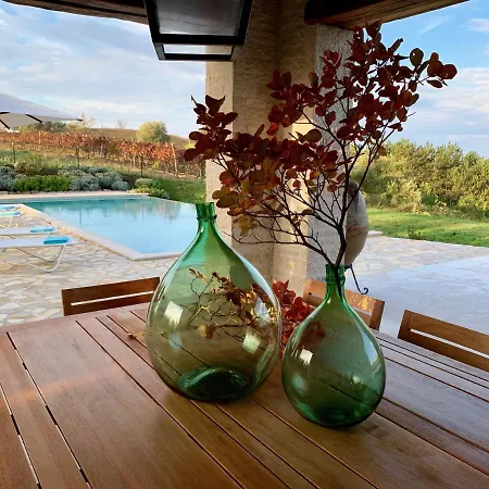 Oliva Villa